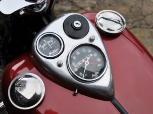 Indian Four 1940 red mét.