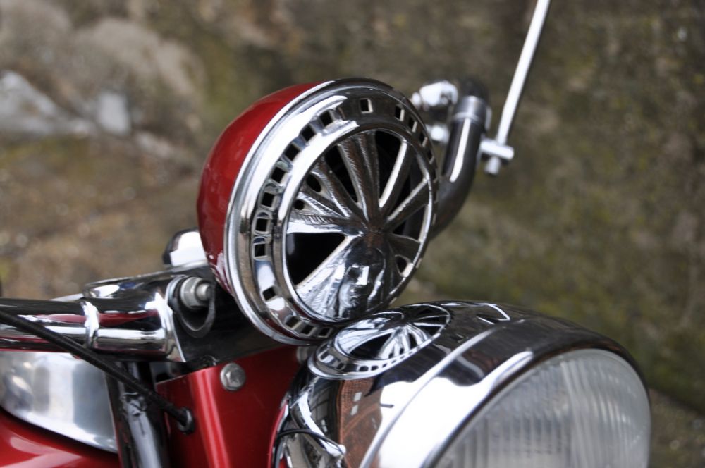 Indian Four 1940 red mét.
