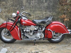Indian Four 1940 red mét.