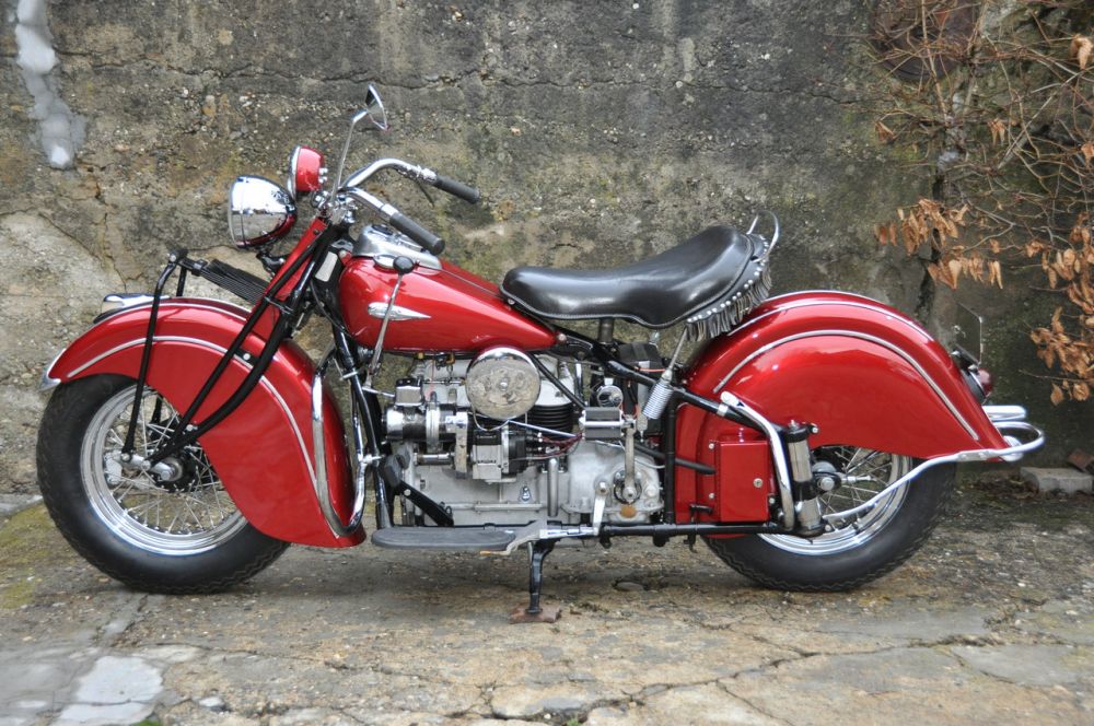 Indian Four 1940 red mét.