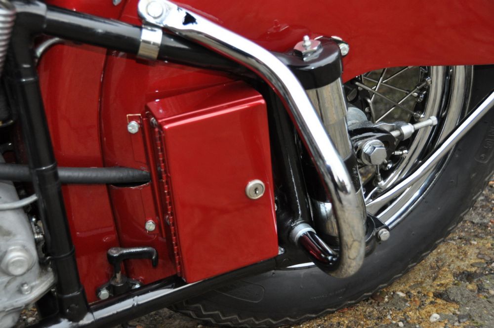 Indian Four 1940 red mét.