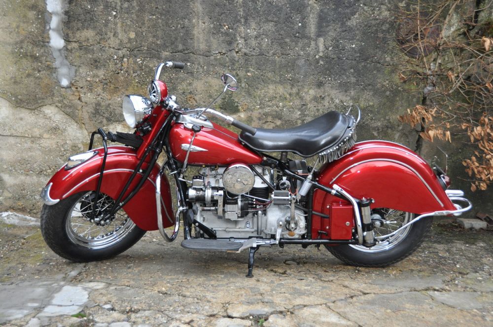 Indian Four 1940 red mét.