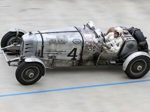 STuTZ DV 32 Blackhawk Twin Cam Racer