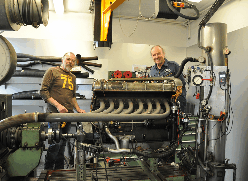 Lüchinger Classic Motors AG - Crew at work