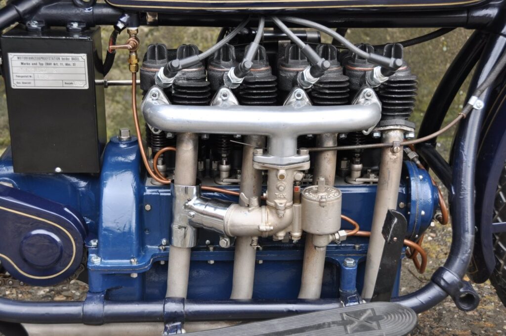 Henderson Four DeLuxe Model K, 1925