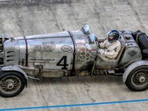 STuTZ DV 32 Blackhawk Twin Cam Racer