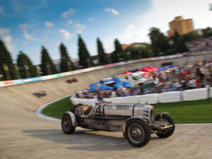 STuTZ DV 32 Blackhawk Twin Cam Racer