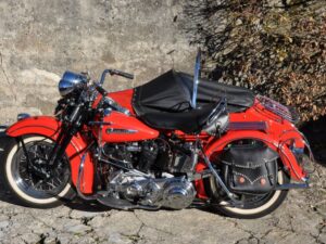 Harley-Davidson OHV Knucklehead 1947 with right hand sidecar