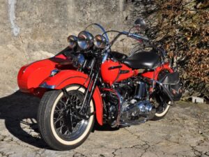 Harley-Davidson OHV Knucklehead 1947 with right hand sidecar