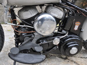 Harley-Davidson Flathead WLDR (Competition) Semi Racer